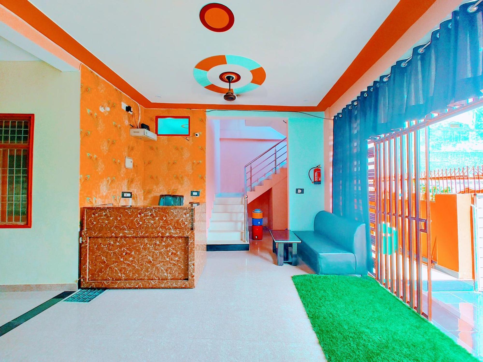 Hotel Raghukul Ayodhya Экстерьер фото