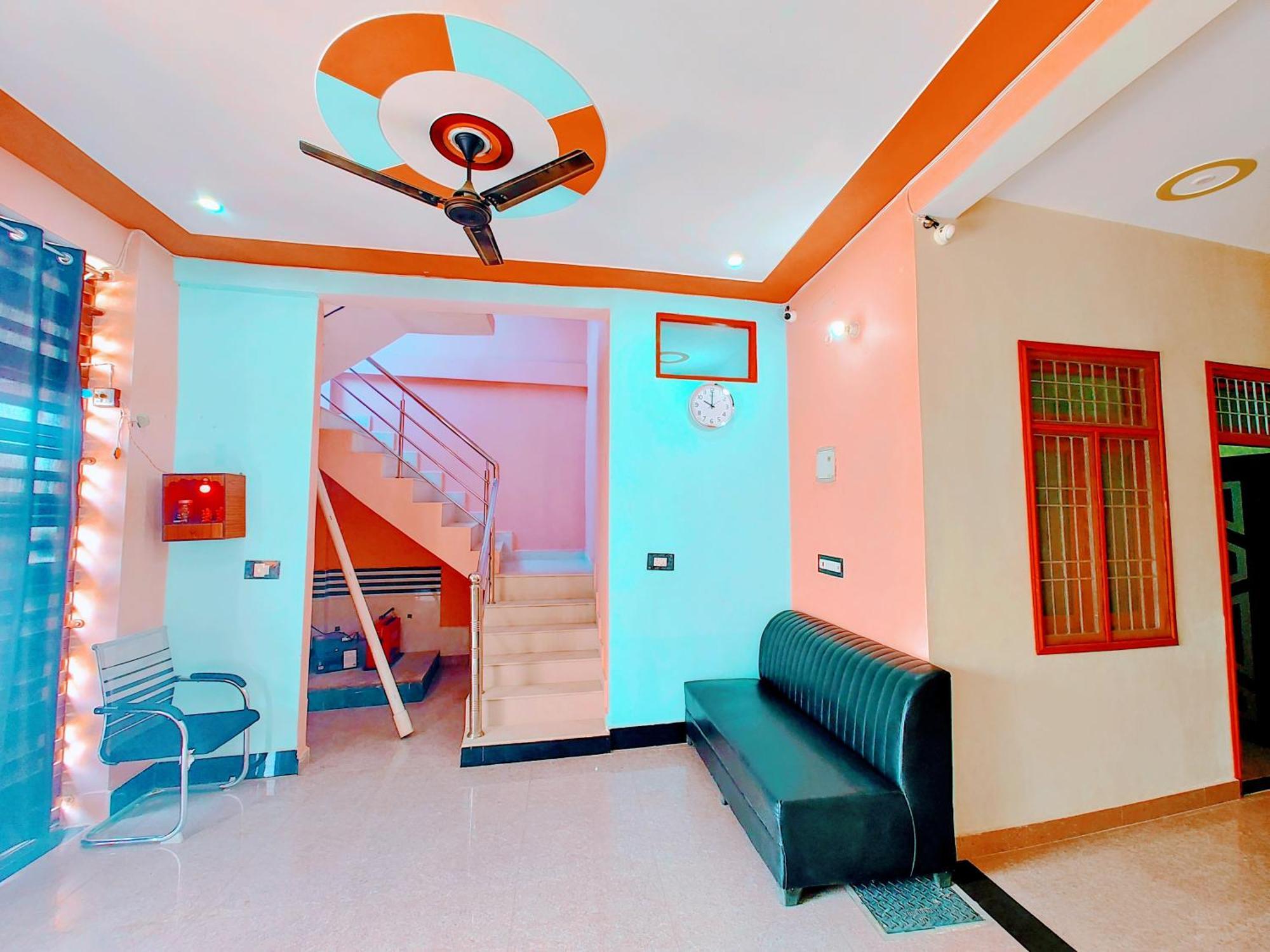 Hotel Raghukul Ayodhya Экстерьер фото