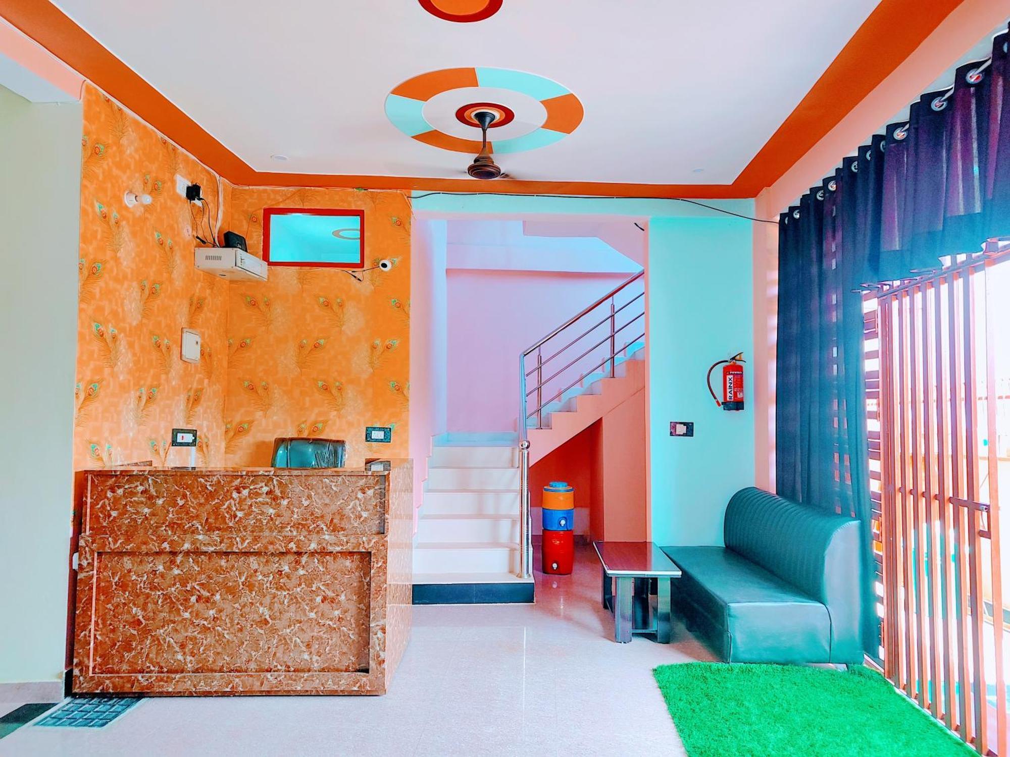 Hotel Raghukul Ayodhya Экстерьер фото