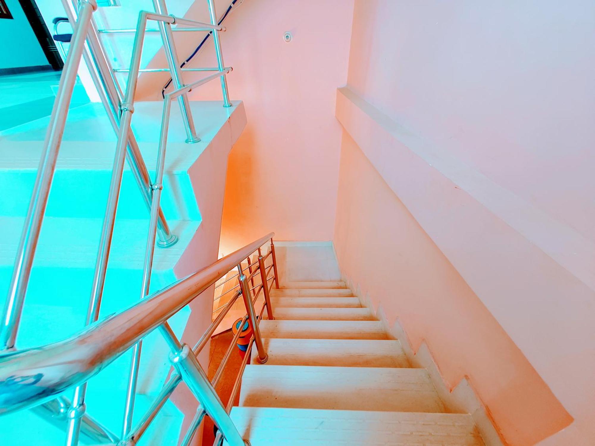 Hotel Raghukul Ayodhya Экстерьер фото