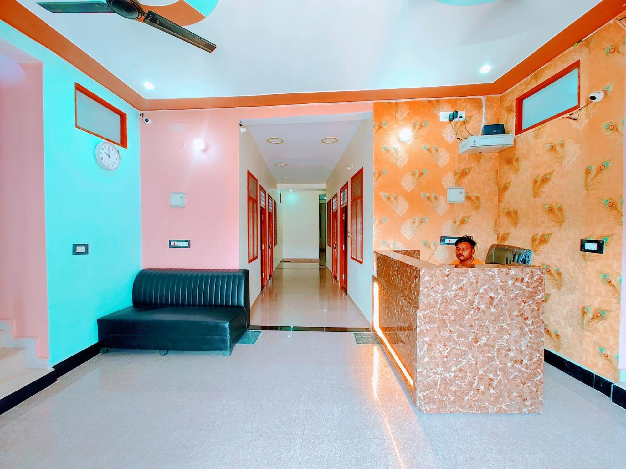 Hotel Raghukul Ayodhya Экстерьер фото