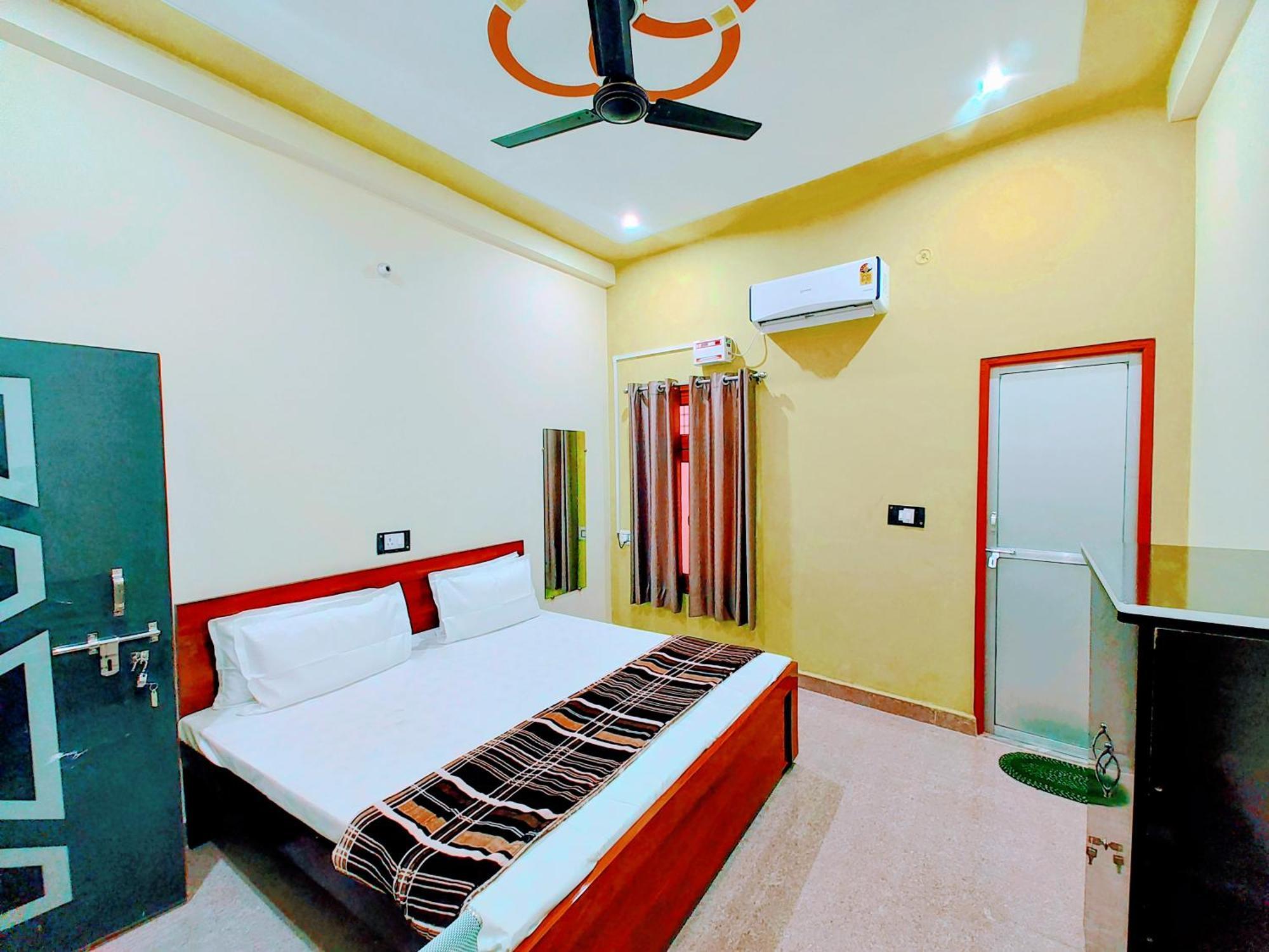 Hotel Raghukul Ayodhya Экстерьер фото