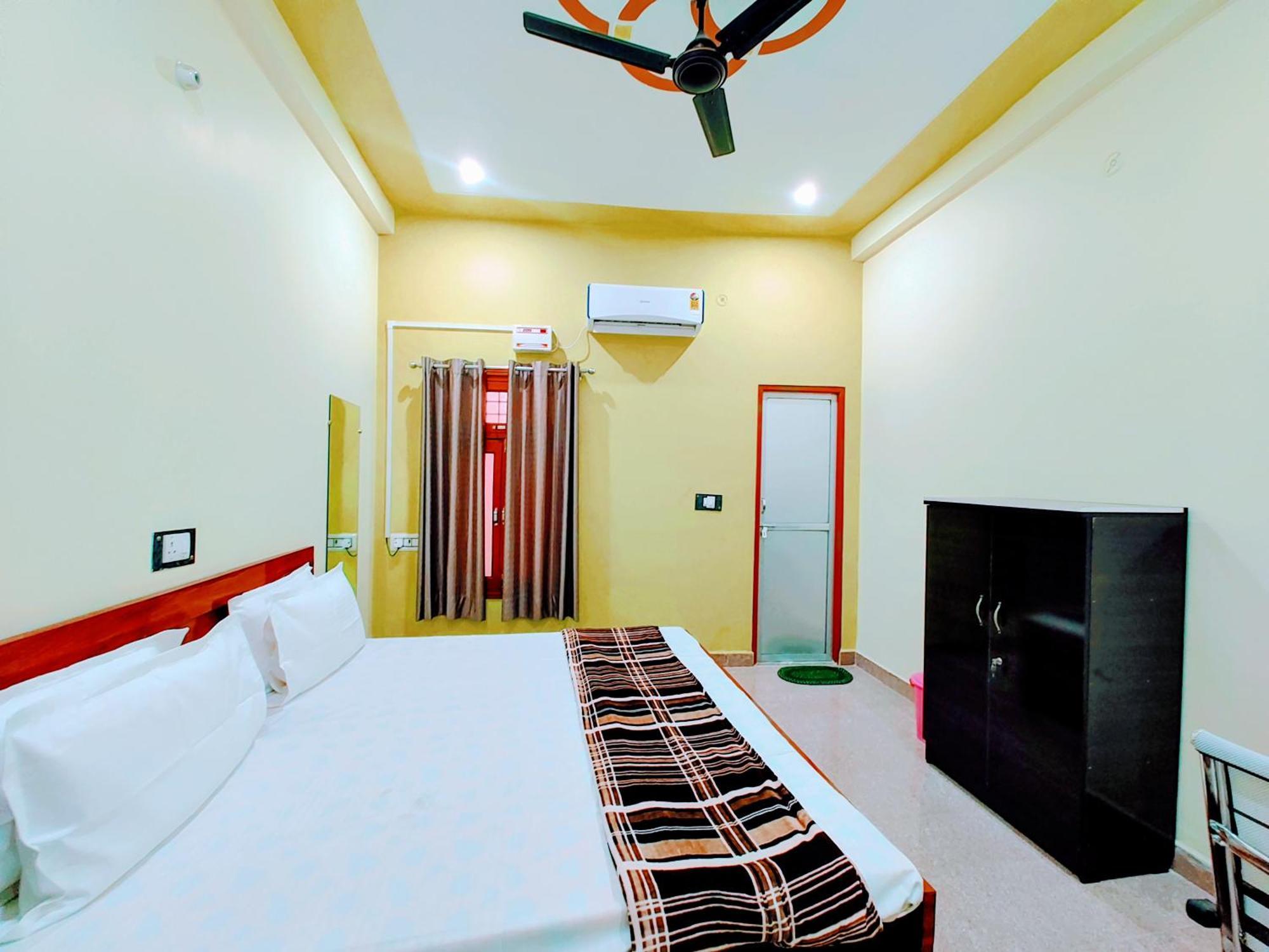 Hotel Raghukul Ayodhya Экстерьер фото
